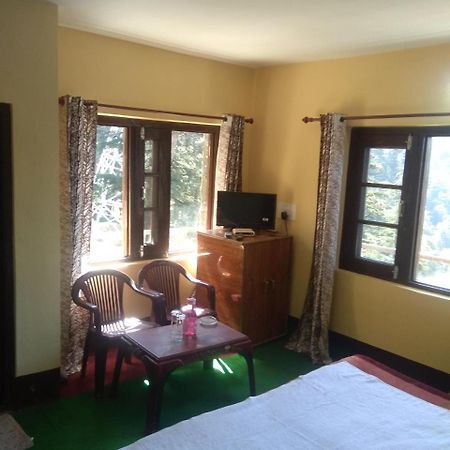 Huts Hotel Patnitop Luaran gambar