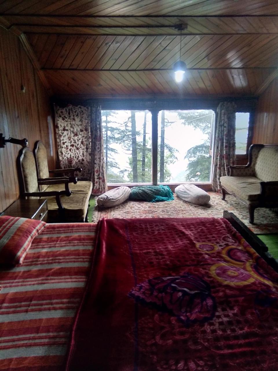 Huts Hotel Patnitop Luaran gambar