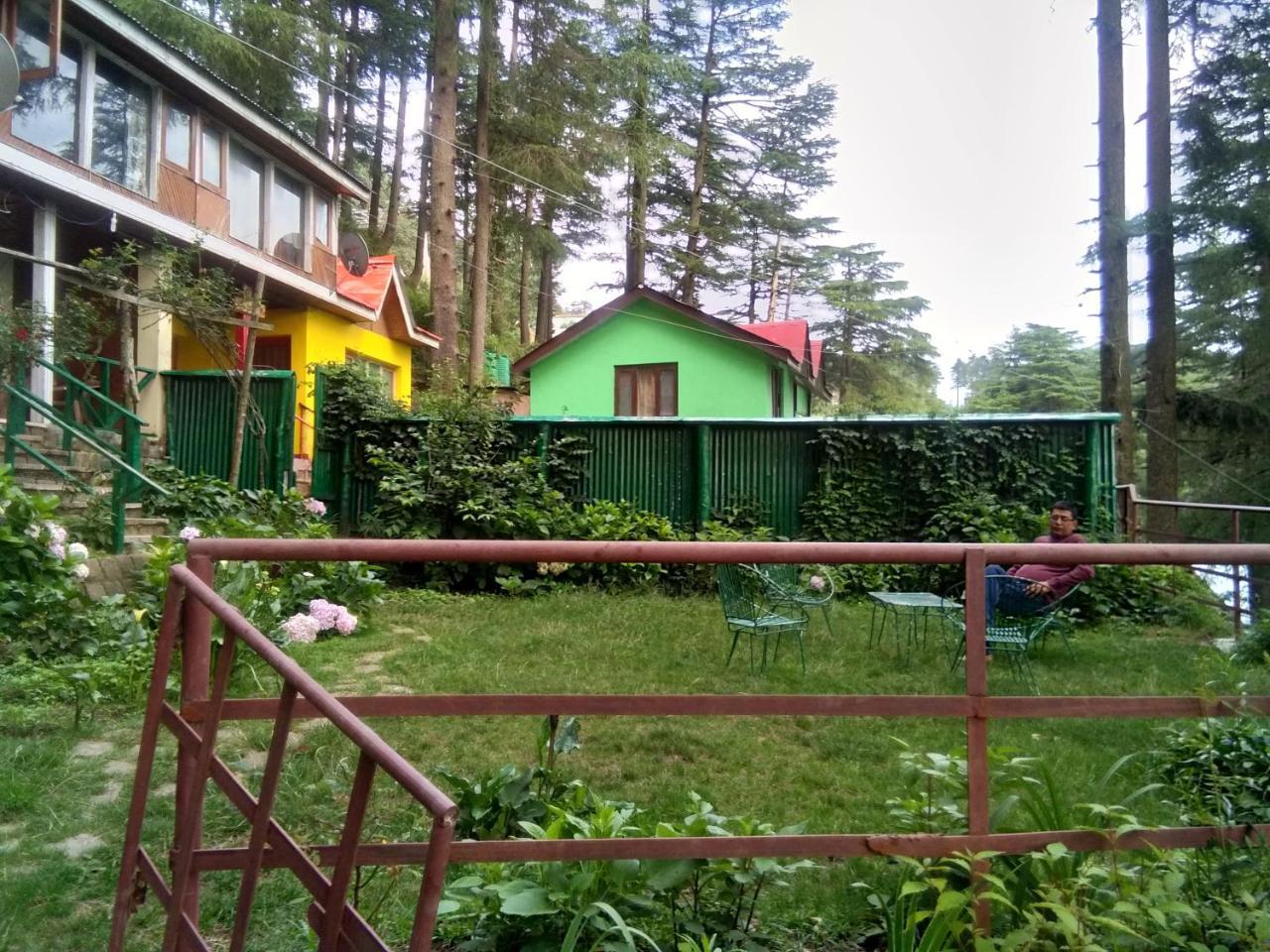 Huts Hotel Patnitop Luaran gambar