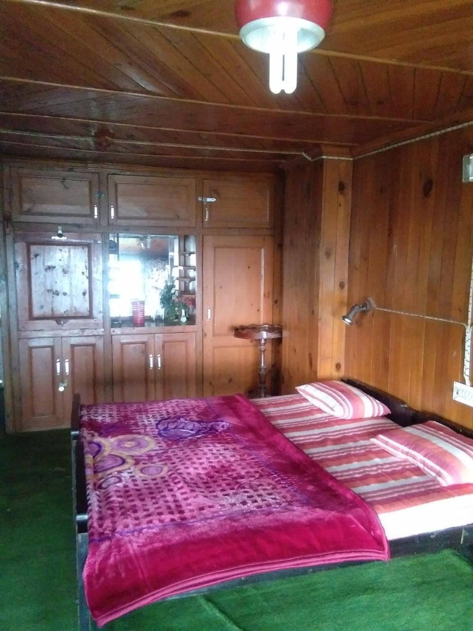 Huts Hotel Patnitop Luaran gambar