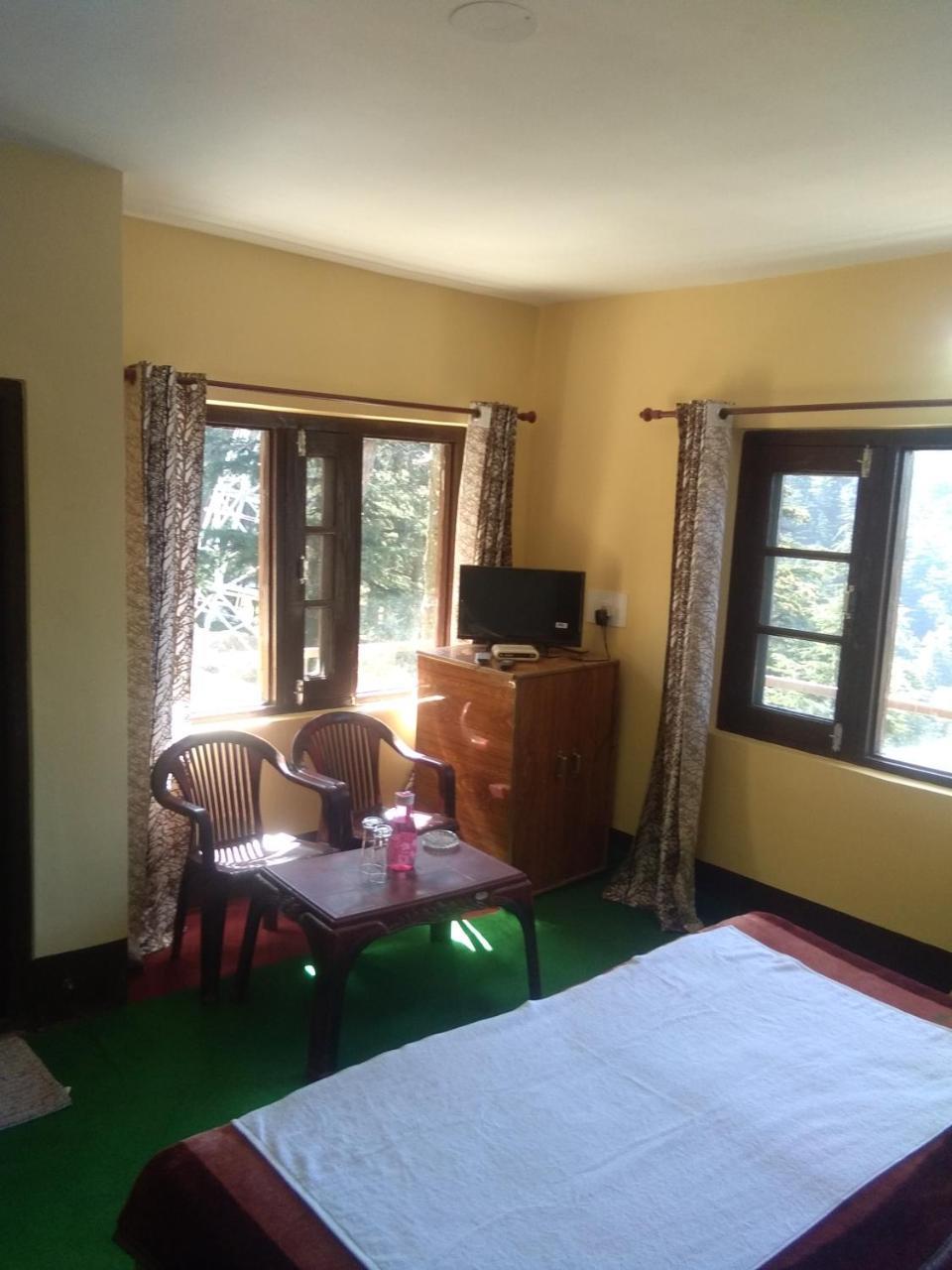 Huts Hotel Patnitop Luaran gambar